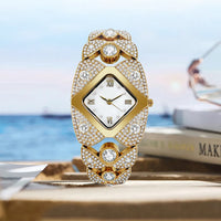 Women's Retro Quartz Watch with Sparkling Rhinestones