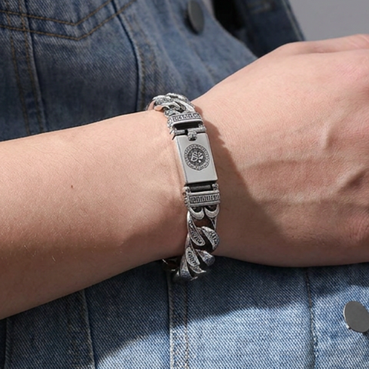 💿 FLASH SALE: 50% OFF! 🕉️ Retro Mantra Bracelet for Men – Six Engraved Syllables & Vintage Silver Finish – Double Chain, 18–22 cm for a Spiritual Style ✨