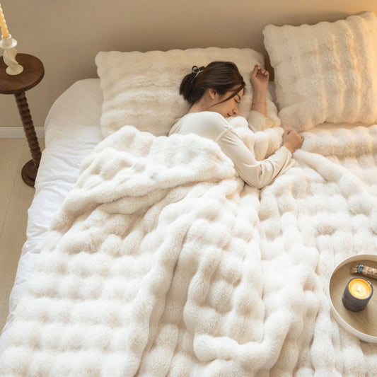 ✨A must-have for keeping warm in winter🎁Soft and fluffy blanket
